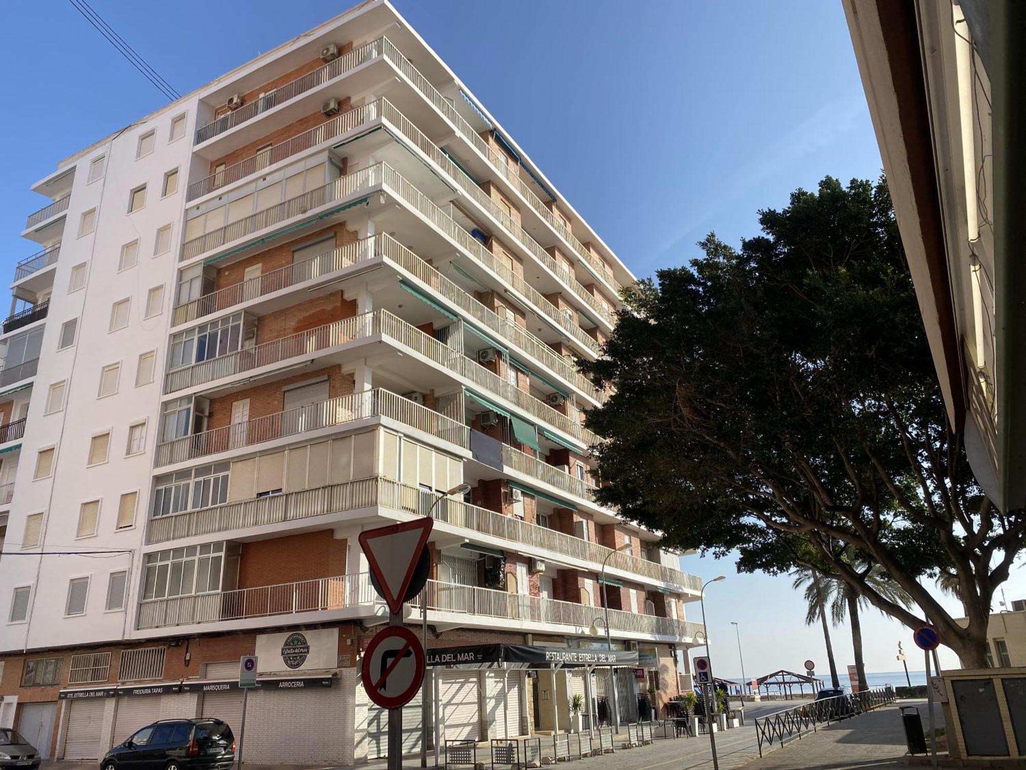 Beachfront And Cozy Apartment كولرا المظهر الخارجي الصورة