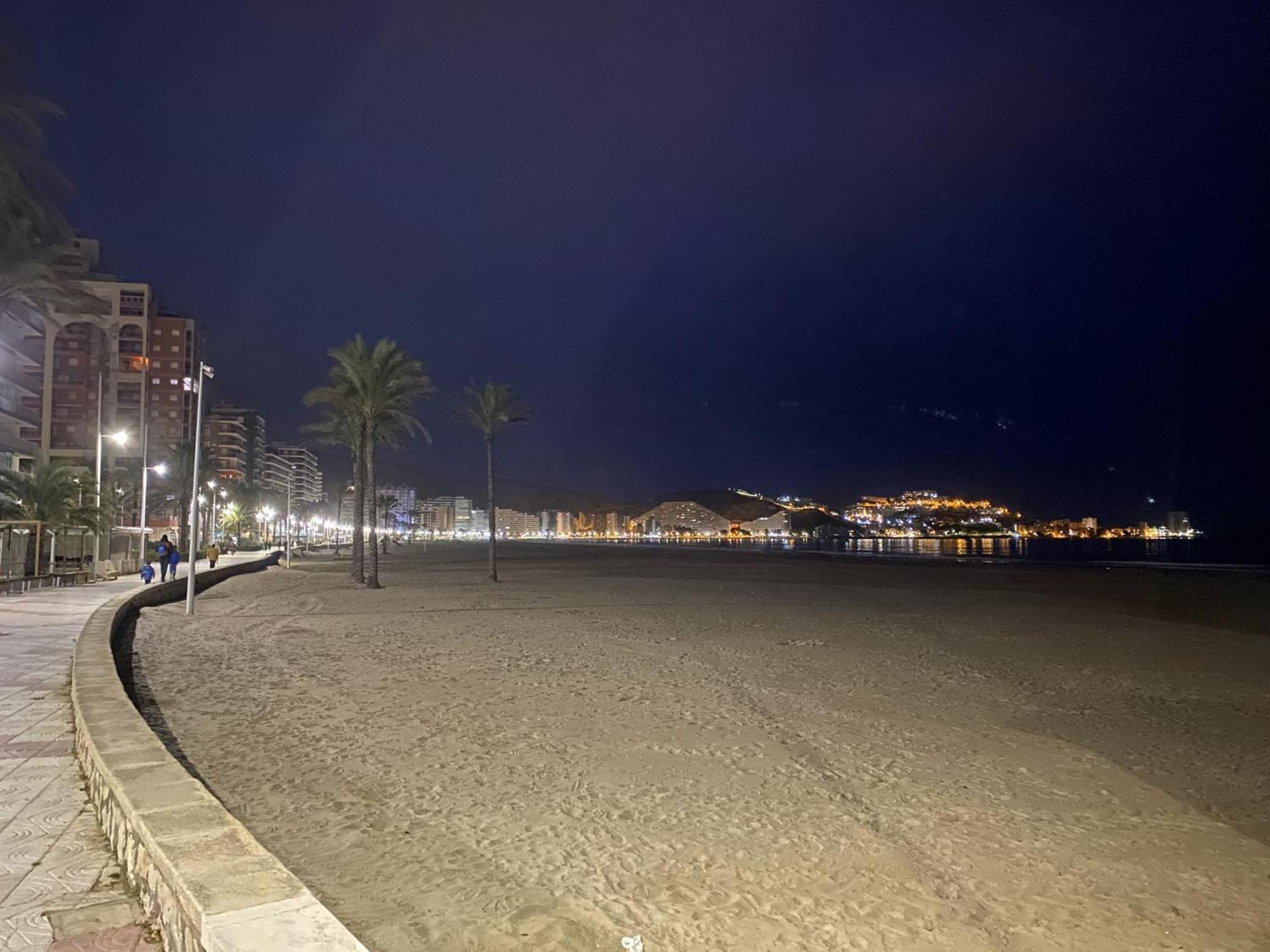 Beachfront And Cozy Apartment كولرا المظهر الخارجي الصورة