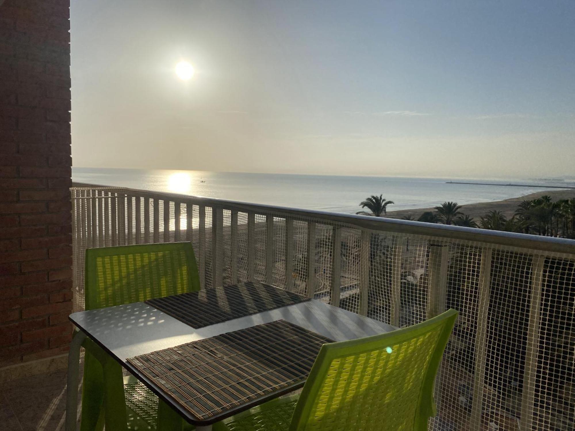 Beachfront And Cozy Apartment كولرا المظهر الخارجي الصورة