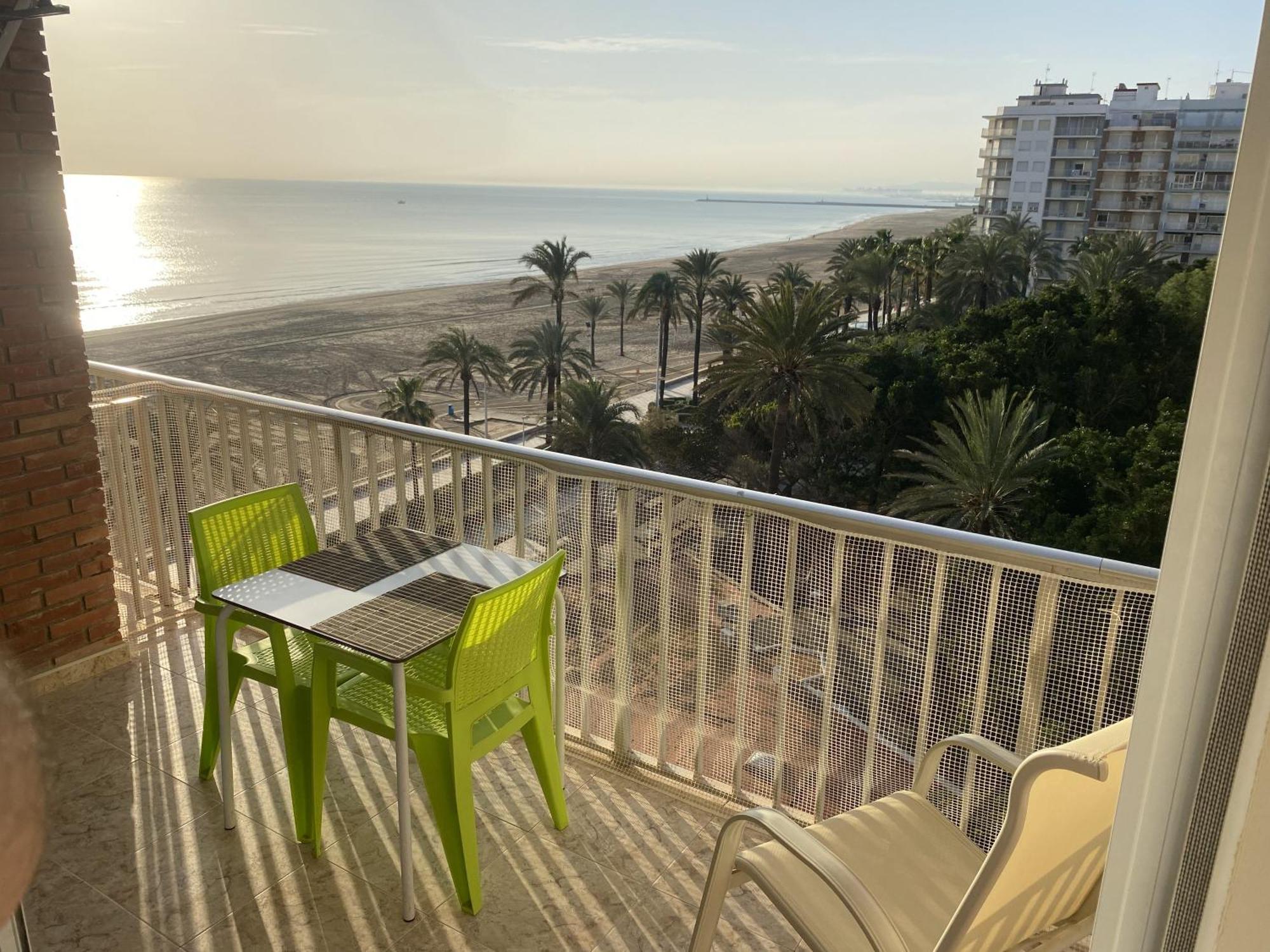 Beachfront And Cozy Apartment كولرا المظهر الخارجي الصورة